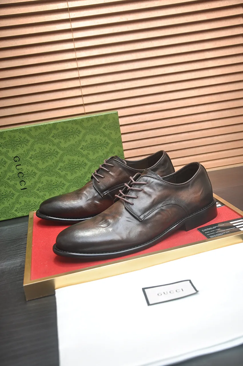 Men's shoes 💰580💶 Brand: GUCCI (Gucci) Standard code: Men's code 38/44 (45 can be customized) Grade: Same as the official website Original quality Material: Original cowhide Water-dyed cowhide lining Original rubber outsole Style category: Men's fashionable casual leather shoes Distinguished big-name luxury elements Top luxury Color: Actual picture